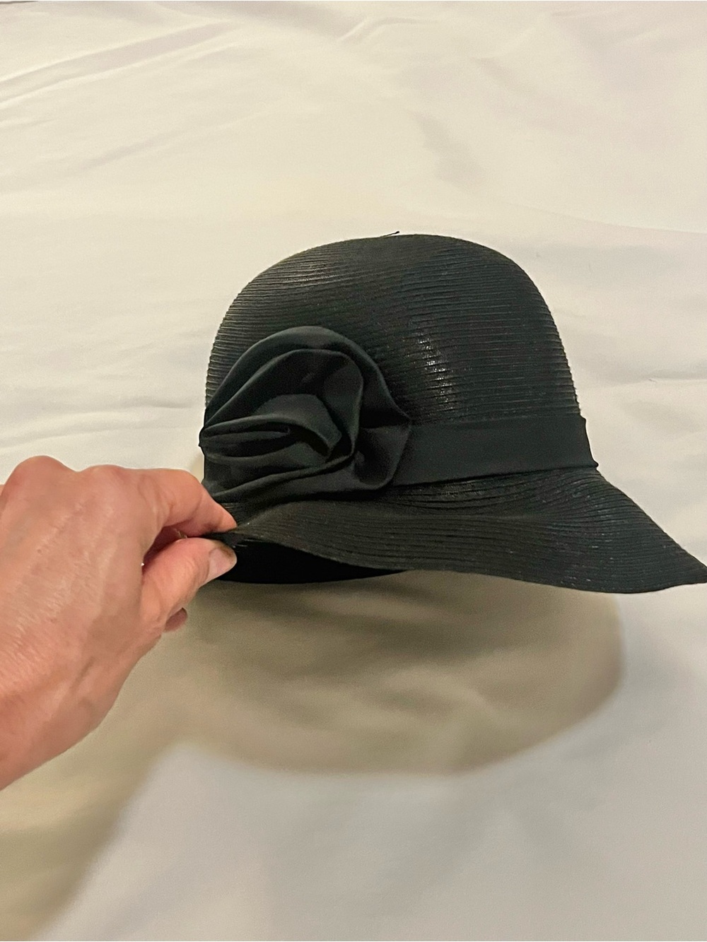 Classic Black Women's Cloche Hat with Decorative Flower Sz Sm/M